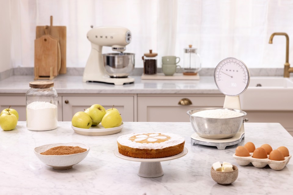 Smeg KSF01CRWW bilancia da cucina Crema Superficie piana Bilancia da cucina elettronica