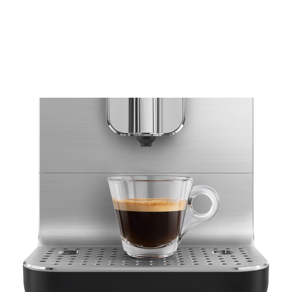 Smeg Macchina da Caffè Automatica con sistema latte Collezione Aesthetic – Nero – BCC13BLMEU