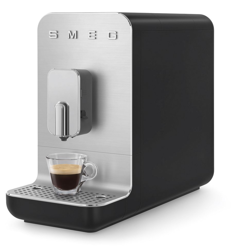 Smeg Macchina da Caffè Automatica con sistema latte Collezione Aesthetic – Nero – BCC13BLMEU