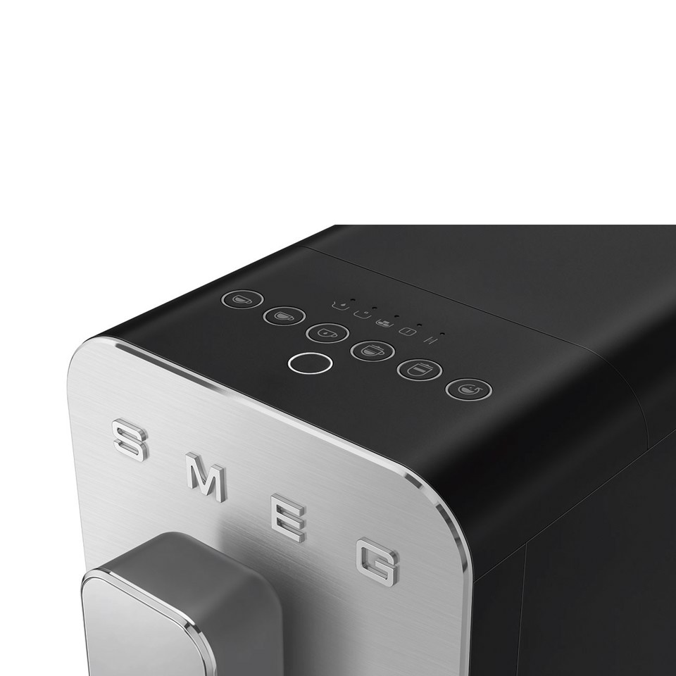 Smeg Macchina da Caffè Automatica con sistema latte Collezione Aesthetic – Nero – BCC13BLMEU