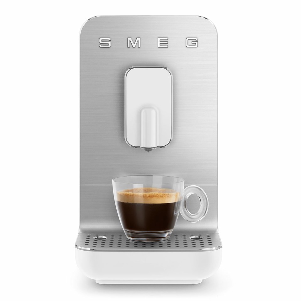 Smeg Macchina da Caffè Automatica lancia vapore Collezione Aesthetic – Bianco – BCC11WHMEU