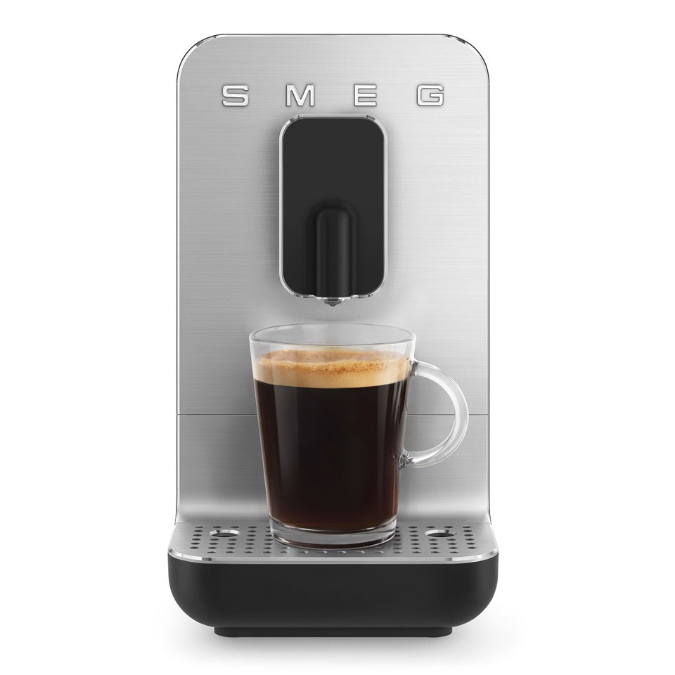 Smeg Macchina da Caffè Automatica lancia vapore Collezione Aesthetic – Nero – BCC11BLMEU