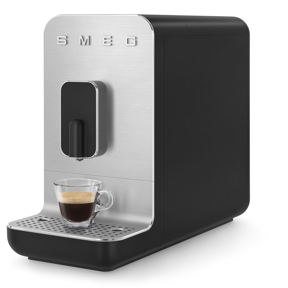 Smeg Macchina da Caffè Automatica lancia vapore Collezione Aesthetic – Nero – BCC11BLMEU