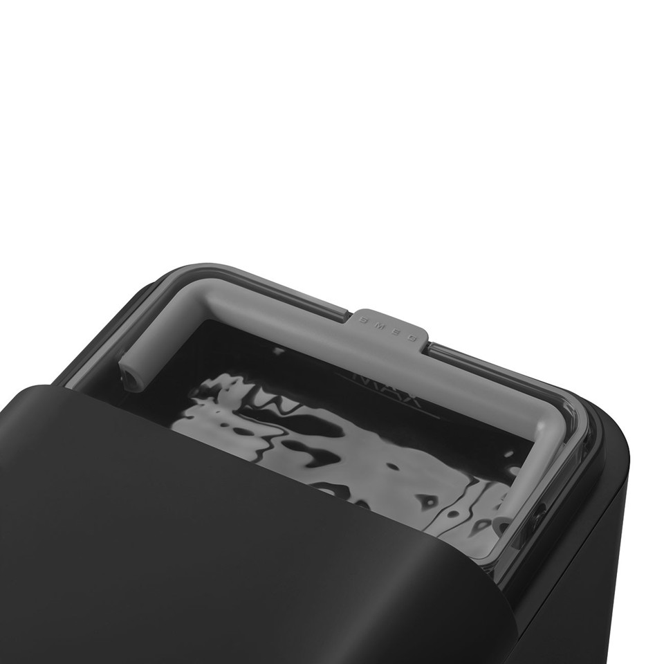 Smeg Macchina da Caffè Automatica lancia vapore Collezione Aesthetic – Nero – BCC11BLMEU