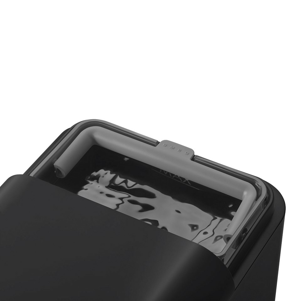 Smeg Macchina da Caffè Automatica lancia vapore Collezione Aesthetic – Nero – BCC11BLMEU