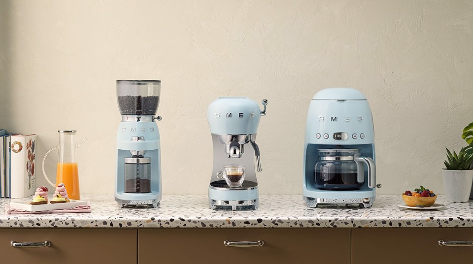 Smeg Macchina da Caffè Espresso Manuale 50's Style – Azzurro LUCIDO – ECF02PBEU