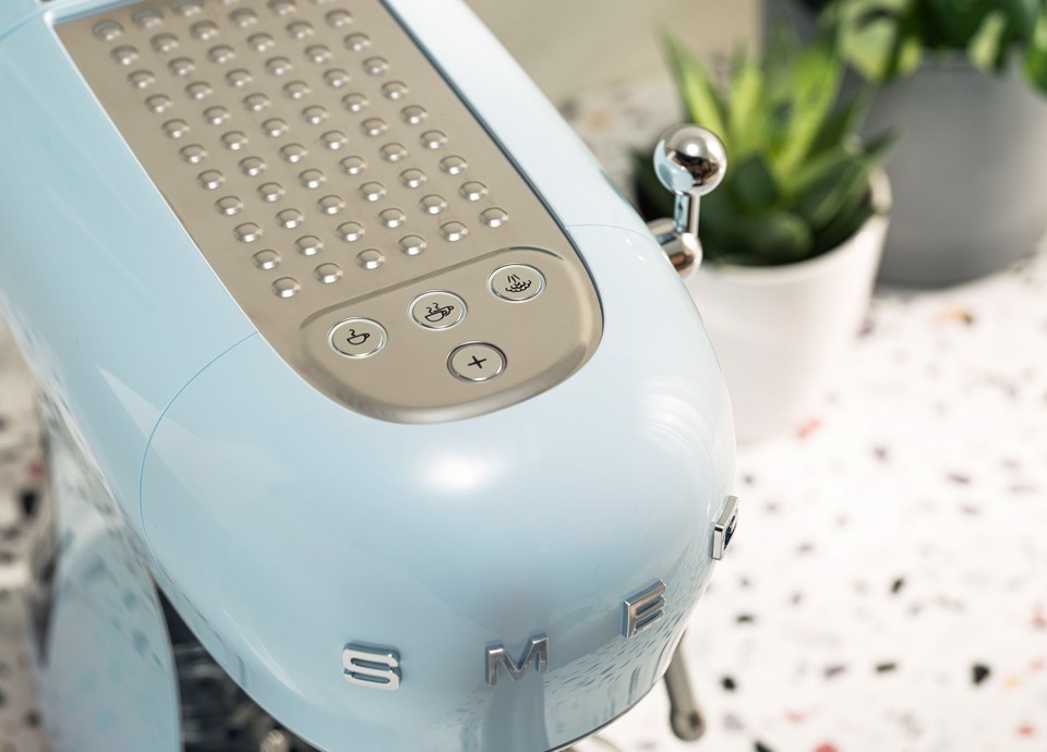 Smeg Macchina da Caffè Espresso Manuale 50's Style – Azzurro LUCIDO – ECF02PBEU