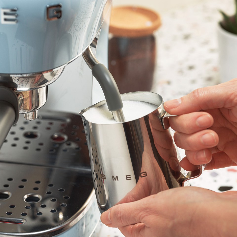 Smeg Macchina da Caffè Espresso Manuale 50's Style – Azzurro LUCIDO – ECF02PBEU