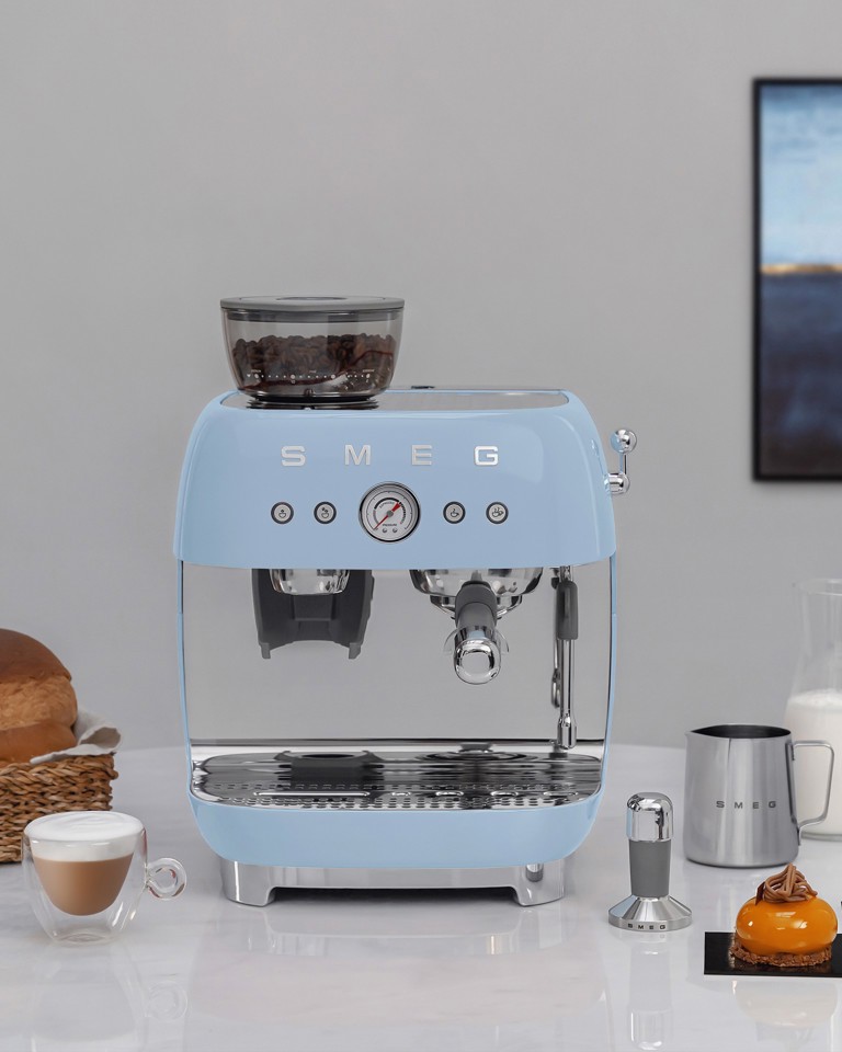 Smeg Macchina da Caffè Espresso Manuale con macinacaffè integrato 50's Style – Azzurro LUCIDO – EGF03PBEU