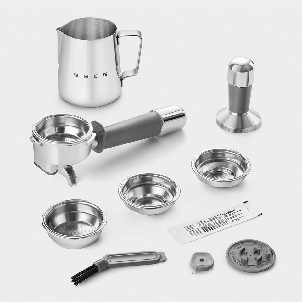 Smeg Macchina da Caffè Espresso Manuale con macinacaffè integrato 50's Style – Azzurro LUCIDO – EGF03PBEU