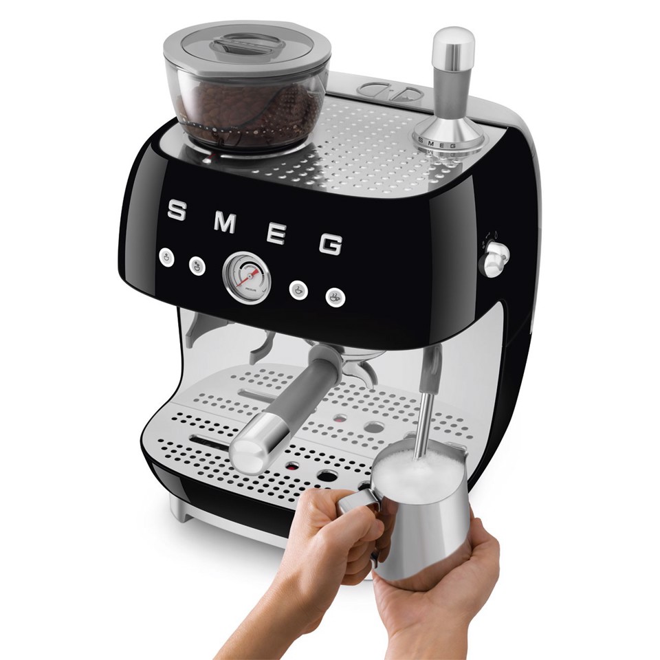 Smeg Macchina da Caffè Espresso Manuale con macinacaffè integrato 50's Style – Nero LUCIDO – EGF03BLEU