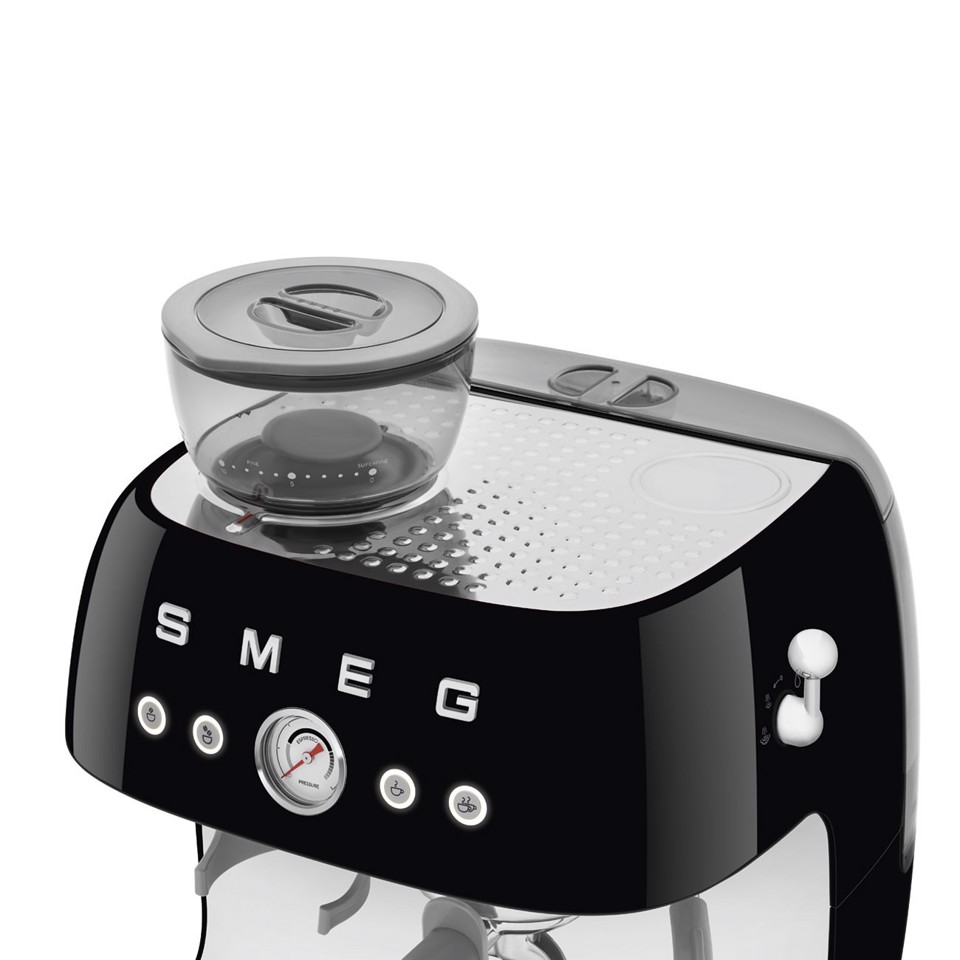 Smeg Macchina da Caffè Espresso Manuale con macinacaffè integrato 50's Style – Nero LUCIDO – EGF03BLEU