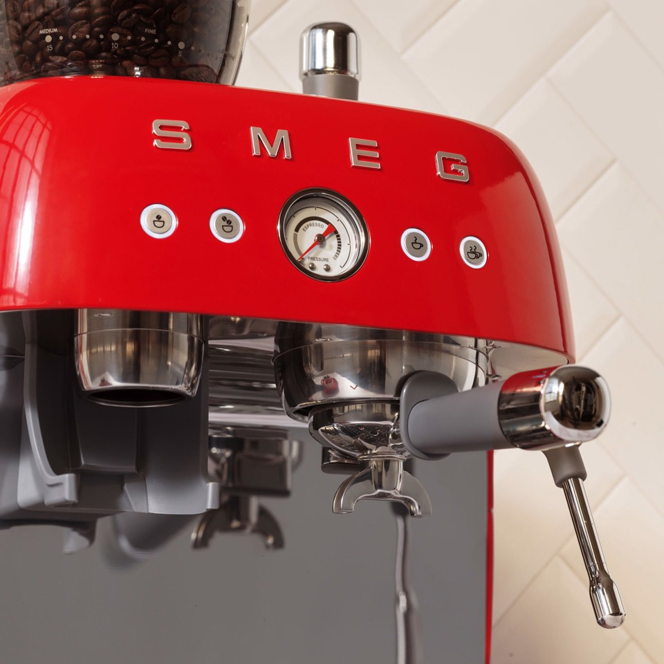 Smeg Macchina da Caffè Espresso Manuale con macinacaffè integrato 50's Style – Rosso LUCIDO – EGF03RDEU