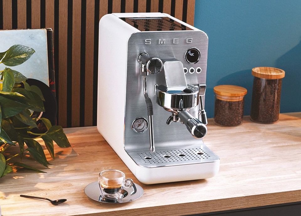 Smeg Macchina da caffè espresso Minipro Linea Collezione - Bianco Opaco - EMC02WHMEU