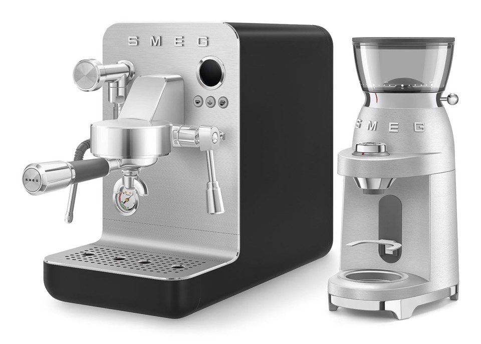 Smeg Macchina da caffè espresso Minipro Linea Collezione - Nero Opaco - EMC02BLMEU