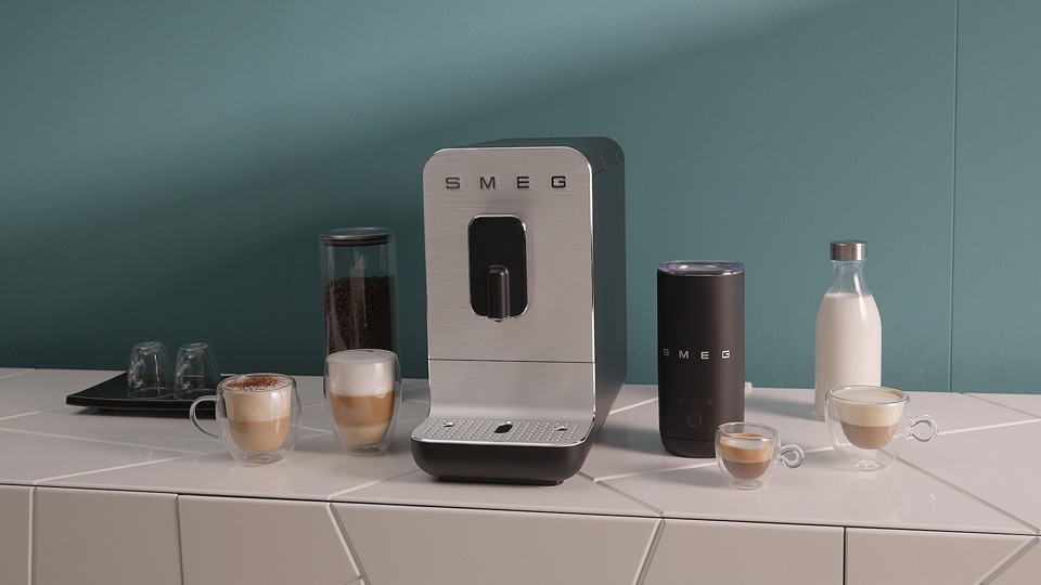 Smeg MFF02BLMEU montalatte e scaldalatte Nero