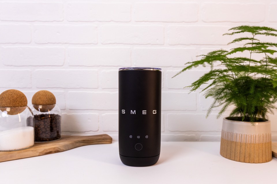 Smeg MFF02BLMEU montalatte e scaldalatte Nero