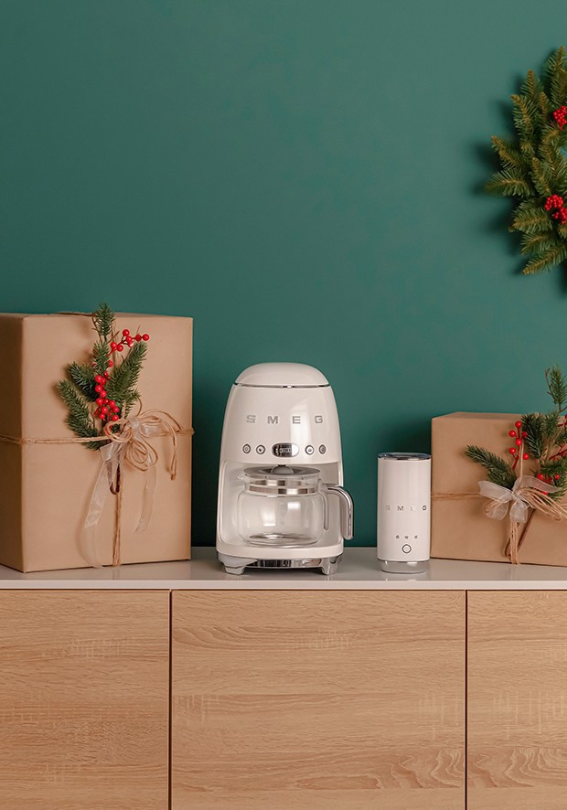 Smeg MFF02CREU montalatte e scaldalatte Crema