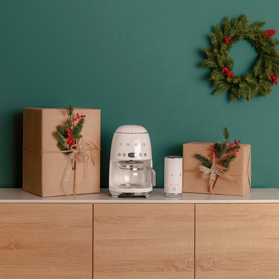 Smeg MFF02CREU montalatte e scaldalatte Crema