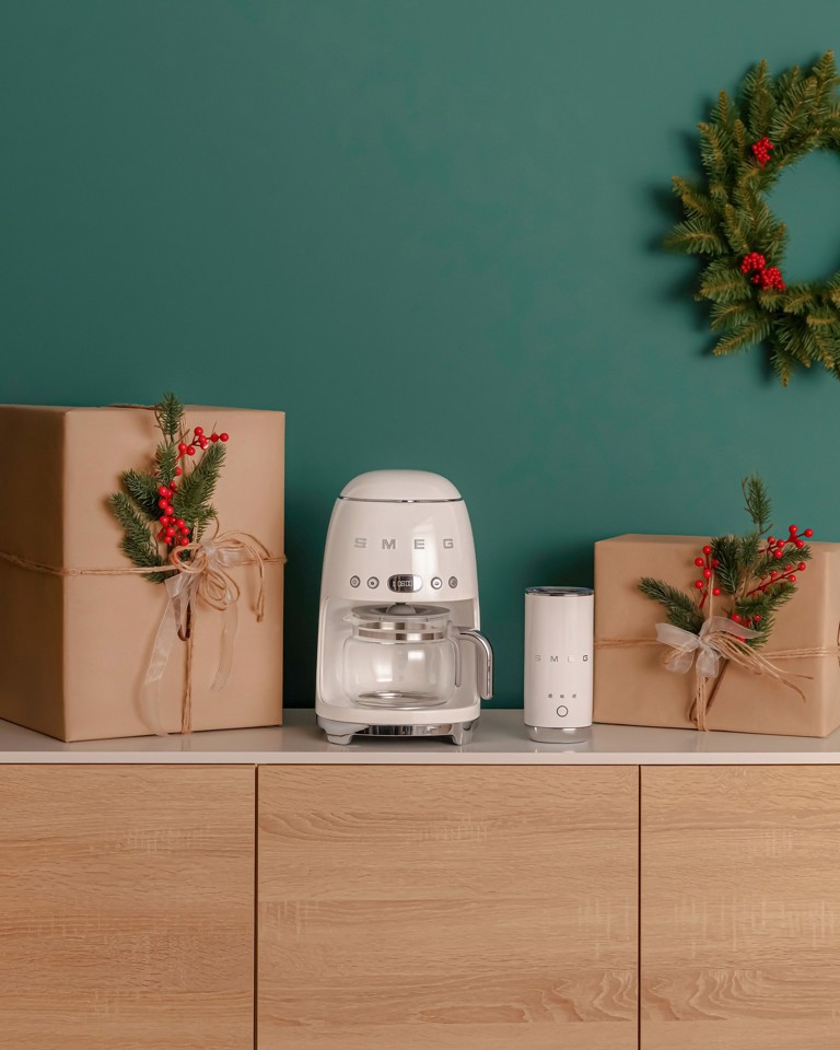 Smeg MFF02CREU montalatte e scaldalatte Crema