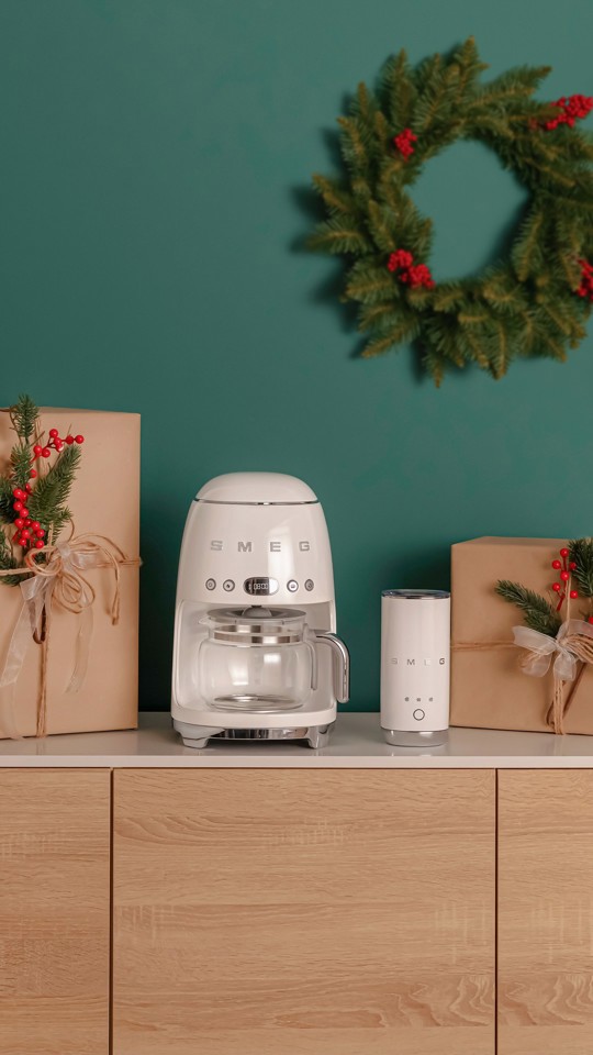 Smeg MFF02CREU montalatte e scaldalatte Crema