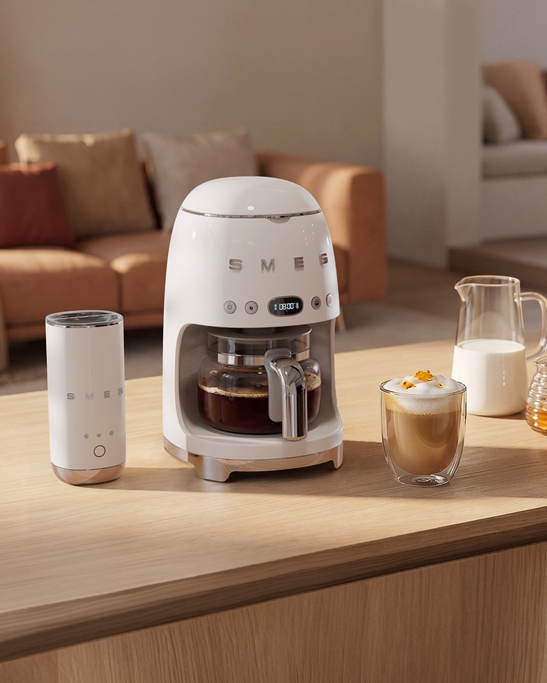 Smeg MFF02WHEU montalatte e scaldalatte Bianco