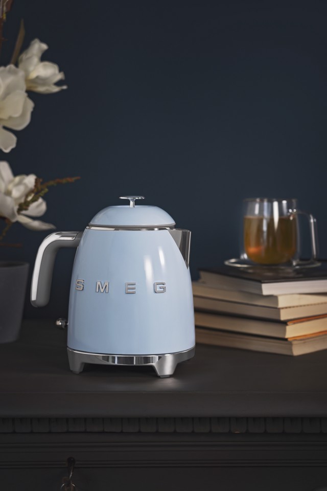 Smeg Mini Bollitore 50's Style – Azzurro LUCIDO – KLF05PBEU