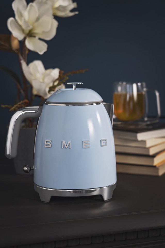 Smeg Mini Bollitore 50's Style – Azzurro LUCIDO – KLF05PBEU
