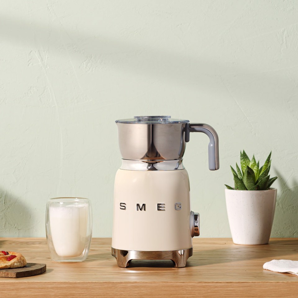 Smeg Montalatte 50's Style – Panna LUCIDO – MFF11CREU