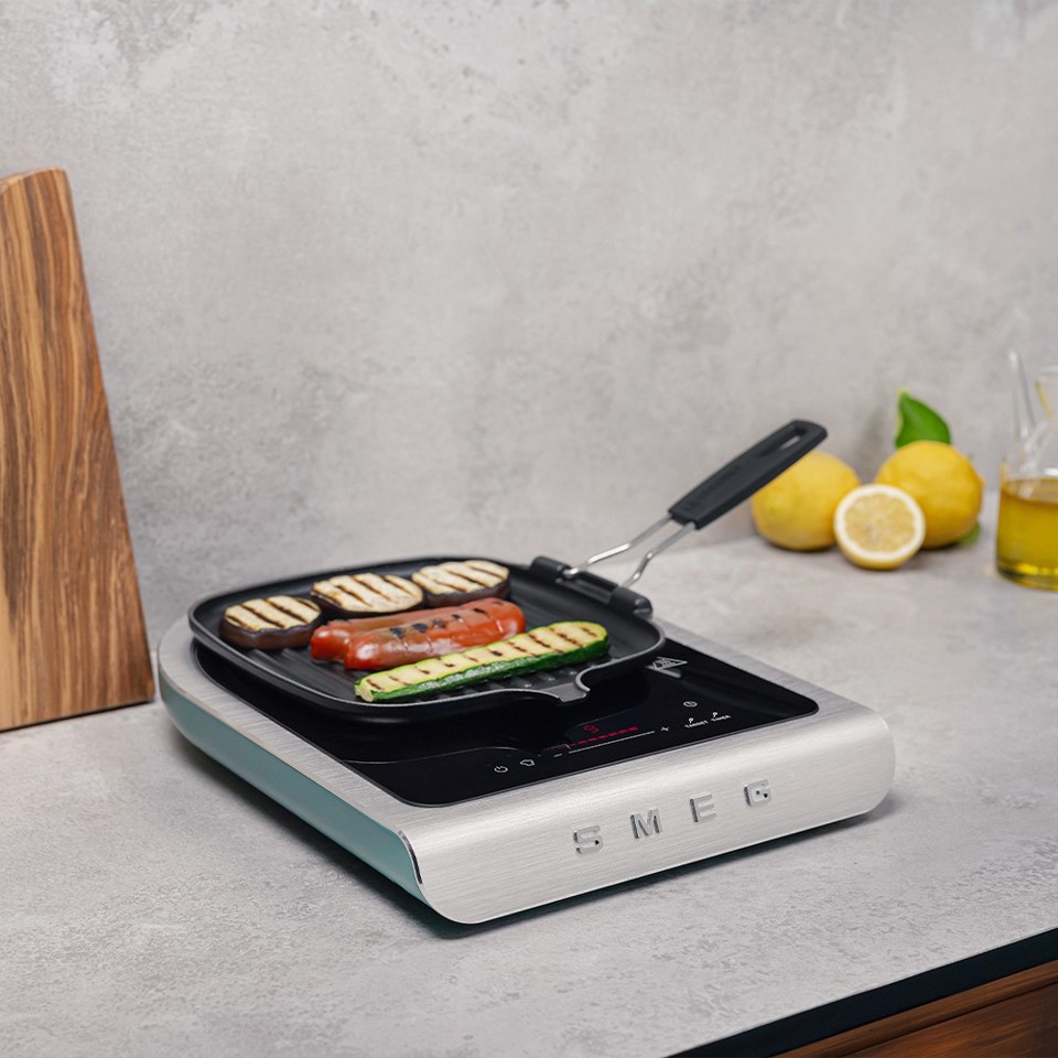 Smeg Piastra a induzione portatile Linea Collezione - Verde Smeraldo Opaco - PIC01EGMEU