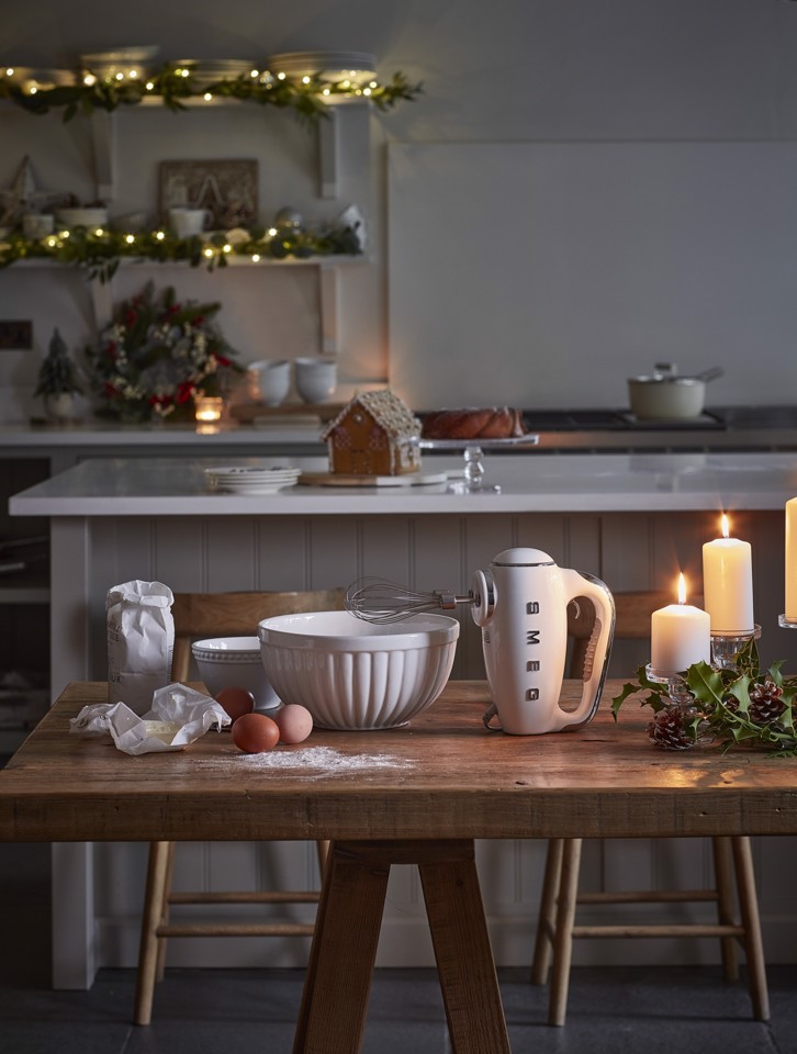 Smeg Sbattitore 50's Style – Panna LUCIDO – HMF01CREU