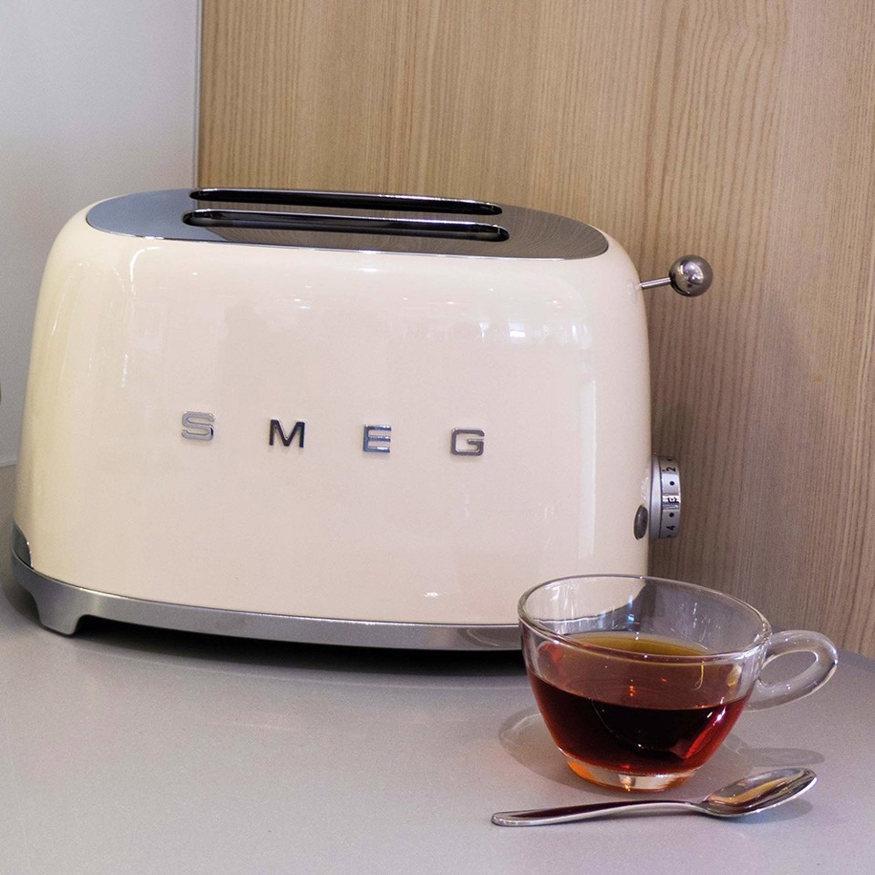 Smeg TSF01CREU tostapane 2 fette 950 W Crema