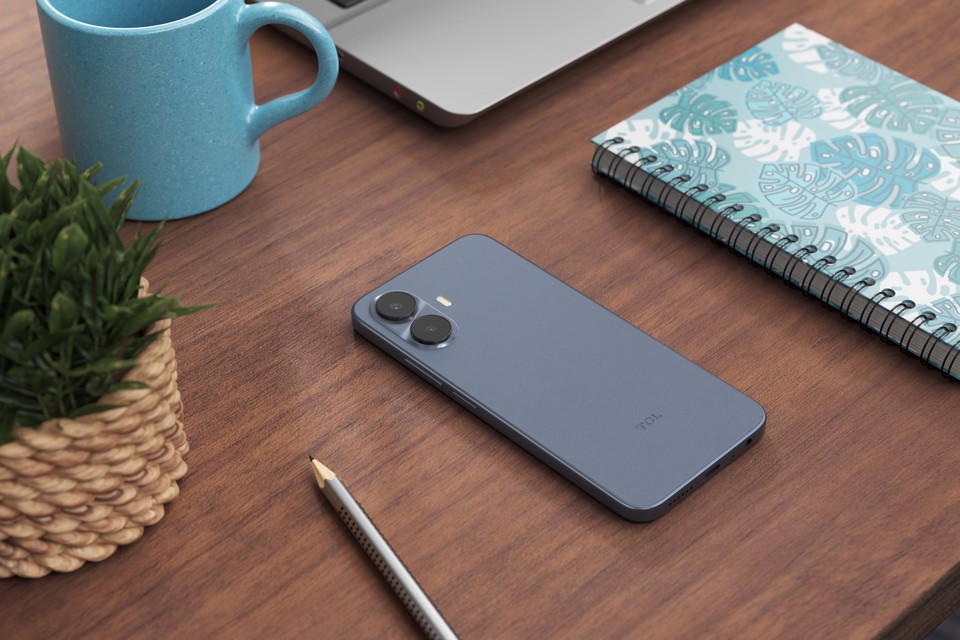 TCL K70 4G 17,3 cm (6.8") Android 16.0 USB tipo-C 4 GB 128 GB 5200 mAh Blu