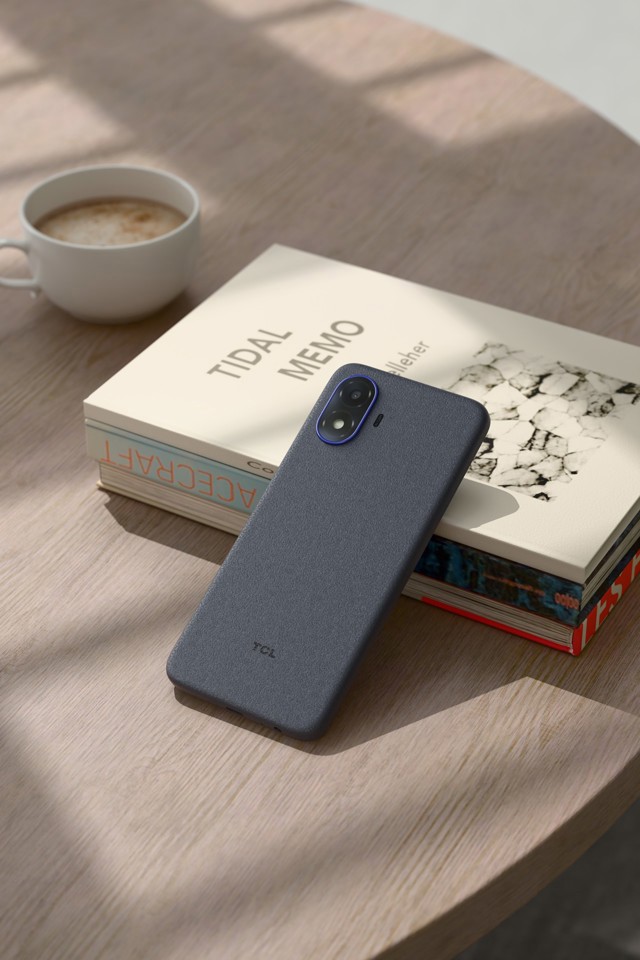 TCL K70 SE 16,7 cm (6.56") Doppia SIM Android 16.0 4G USB tipo-C 4 GB 64 GB 3000 mAh Nero, Indaco