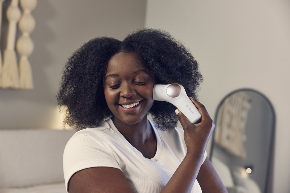 Therabody - TheraFace Pro Bianco, la soluzione più avanzata per la salute del viso