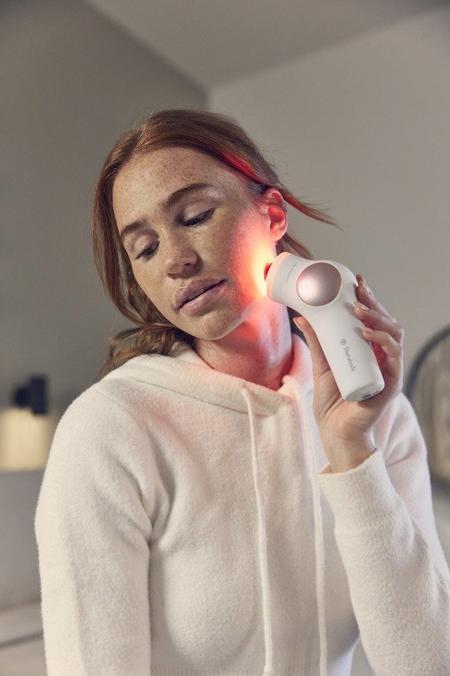 Therabody - TheraFace Pro Bianco, la soluzione più avanzata per la salute del viso