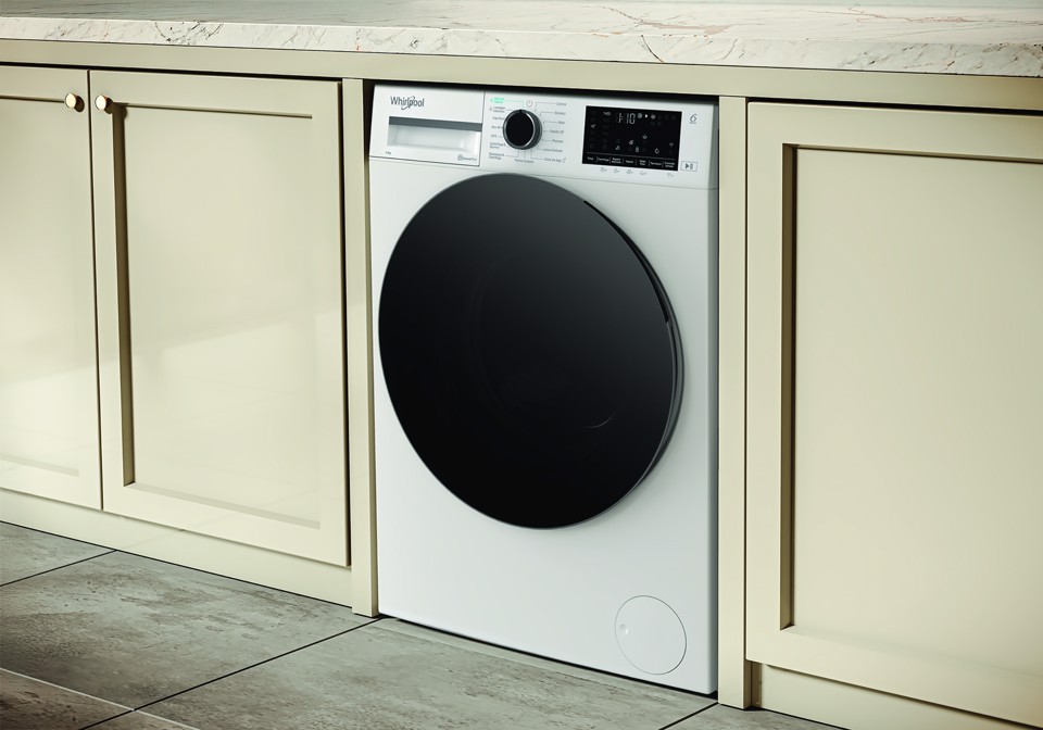 Whirlpool WAM R949WB IT, 9kg, classe A -30%, Bianco, Inverter, 1400 giri, Display digitale XL, vapore, porta nera, Wi-Fi