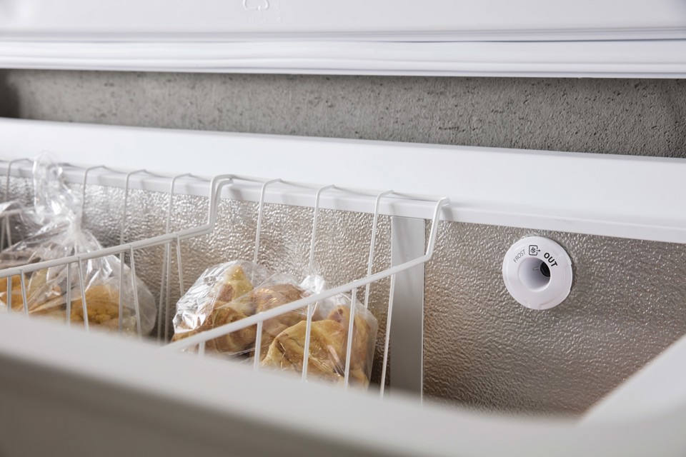 Whirlpool WHE2535 FO 2 Congelatore verticale Libera installazione 255 L E Bianco