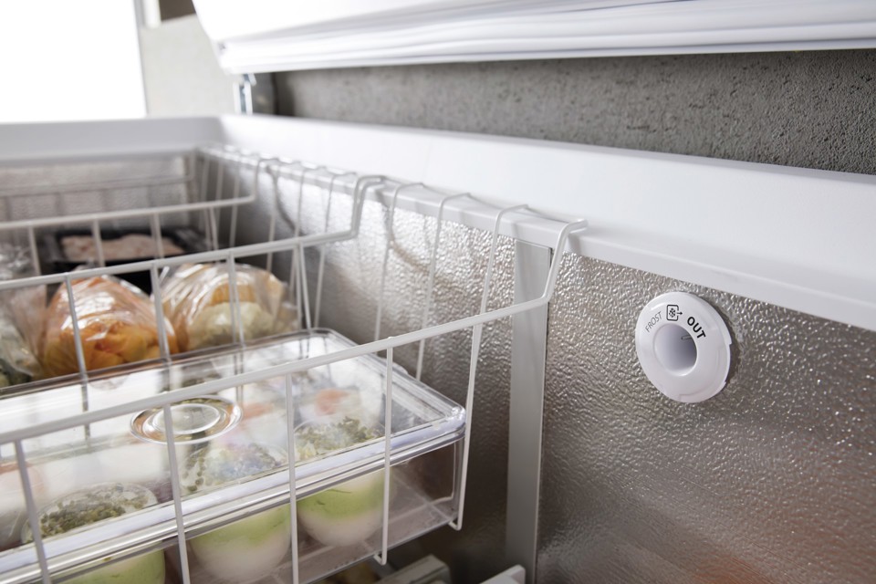 Whirlpool WHE2535 FO 2 Congelatore verticale Libera installazione 255 L E Bianco