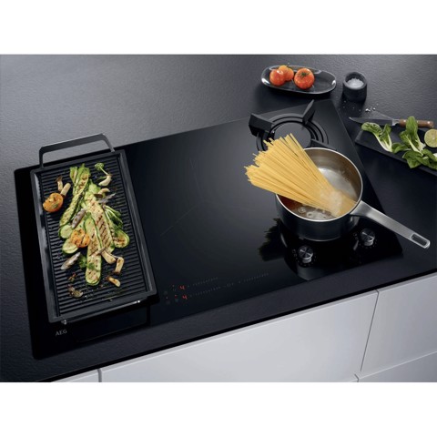 AEG Piano Gas+Induz. Comandi Frontali 90 Cm HDB95623NB