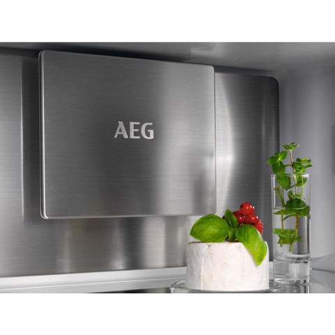 AEG Series 8000 TSC8M181CS Da incasso 249 L C Bianco