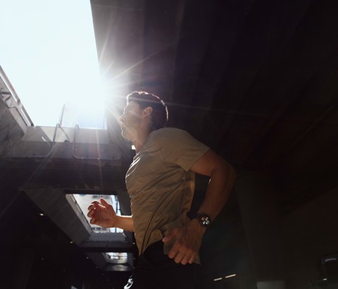 Amazfit Active Max display ultra luminoso da 1,5 pollici, 4 GB di memoria, mappe offline, monitoraggio dell'energia BioCharge