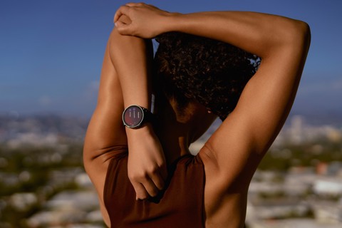 Amazfit Active Max display ultra luminoso da 1,5 pollici, 4 GB di memoria, mappe offline, monitoraggio dell'energia BioCharge