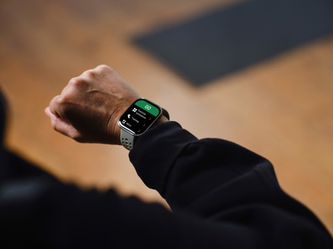 Amazfit Bip 6 Stone 5 cm (1.97") AMOLED Digitale 390 x 450 Pixel Touch screen Oro GPS (satellitare)