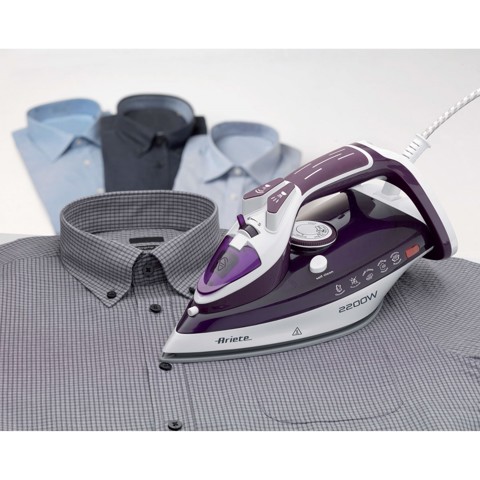Ariete 6243 Steam Iron - Ferro da stiro con piastra in ceramica - Colpo vapore 140 gr/min - Serbatoio 320 ml - 2200 W - Bianco e Porpora