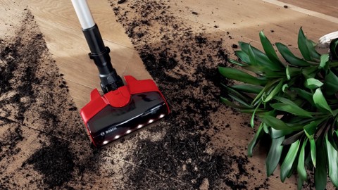 Bosch BCS711PET scopa elettrica Aspirapolvere a bastone Batteria Secco Senza sacchetto 0,3 L Nero, Rosso 3 Ah