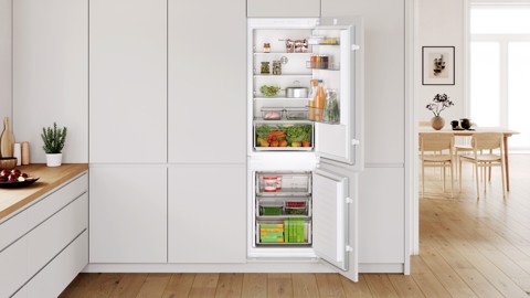 Bosch Serie 2 KIN86NSE0 Frigorifero Combinato da incasso 177,2 x 54,1 cm Classe E