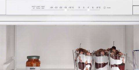 Bosch Serie 2 KIN965SE0 frigorifero con congelatore Da incasso 290 L E Bianco