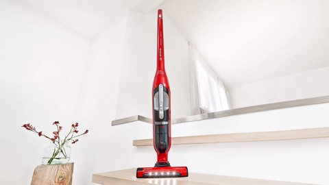 Bosch Serie 4 BBH3ZOO28 scopa elettrica Aspirapolvere a bastone Batteria Secco Senza sacchetto 0,4 L Nero, Rosso 2,15 Ah