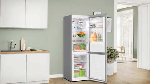 Bosch Serie 4 KGN367LDF Frigorifero Combinato da libera installazione 186 x 60 cm Metal look Classe D
